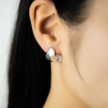Crystal world pierce  04