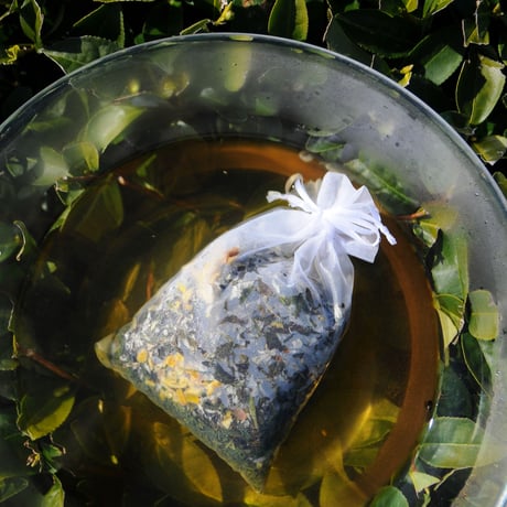 飲める素材だけで作った入浴茶「ほっこり茶の湯-はんなり」