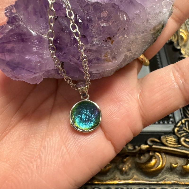 高品質 エイリアンアメジスト ペンダント◇ 高品質 エイリアンアメジスト ペンダントサポートストーン：ギベオン◇