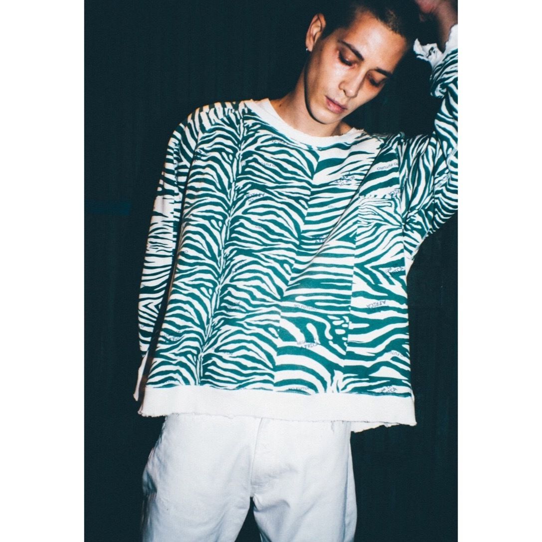 トップス Black Weirdos RENTON Damage sweat fit=scale-down,w=1200