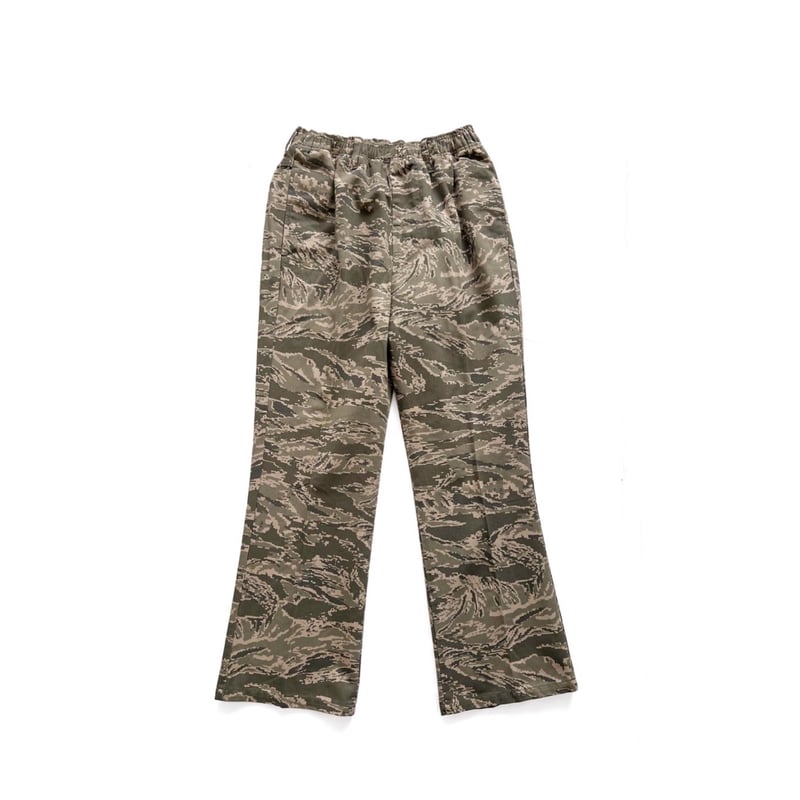 COMFORTABLE REASON「Camo DOC Slacks」 | gouter le
