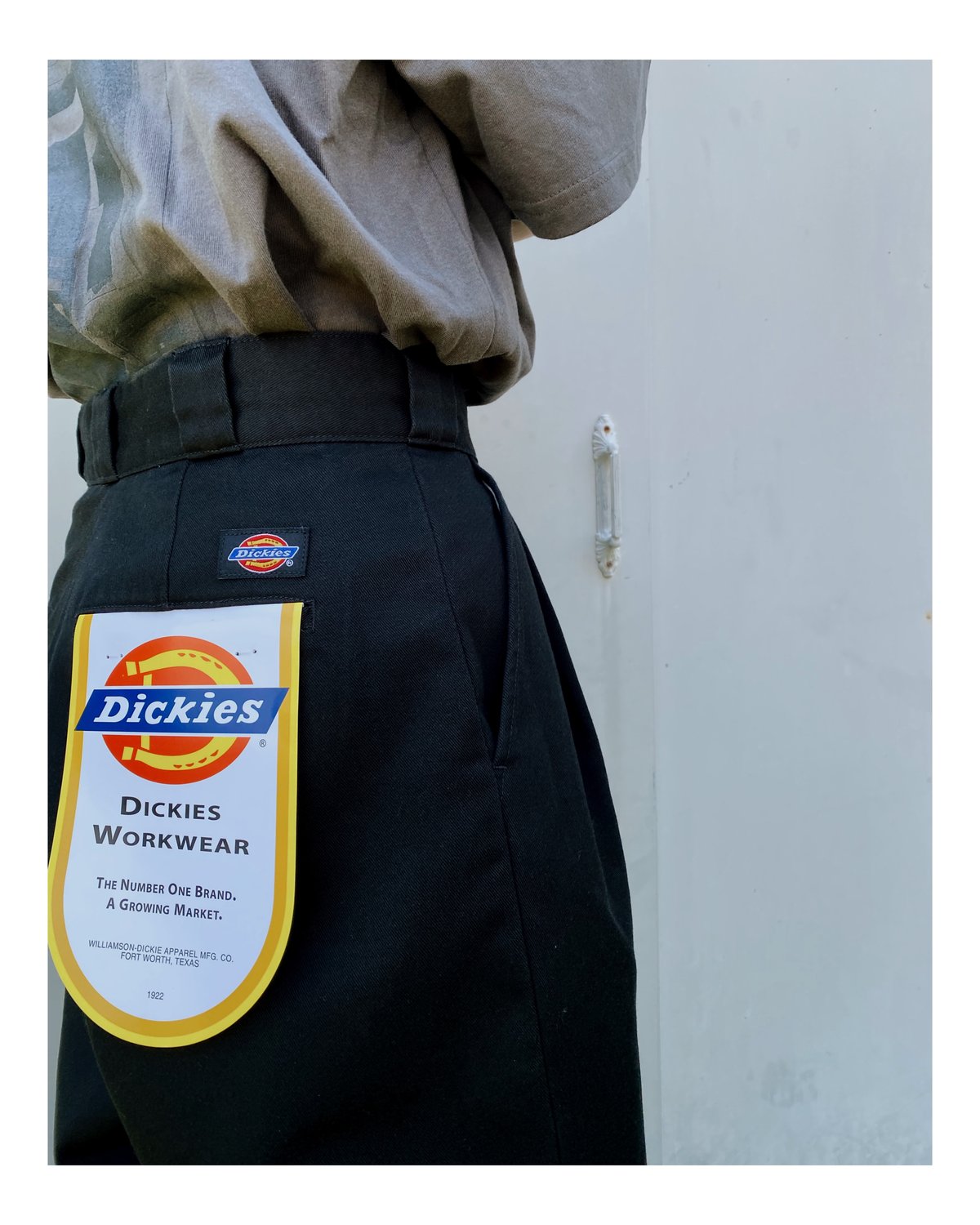 HOLIDAY「DICKIES 2TUCK PANTS」black. | gouter le