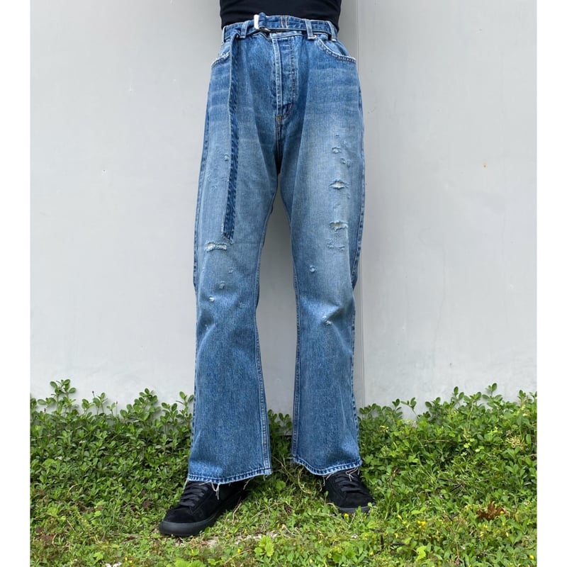 HOLIDAY「DAMAGE DENIM HIGH WAIST BELTED FLARE PA