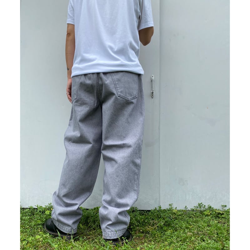COMFORTABLE REASON「Fade Denim Slacks」s/wash. |