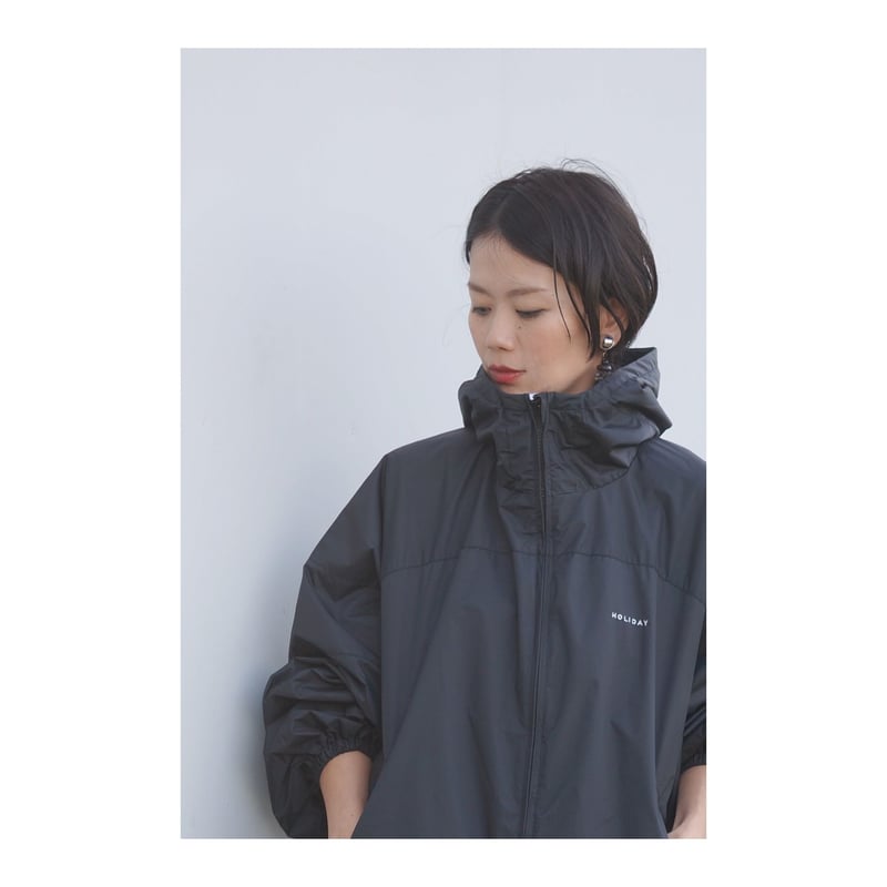 HOLIDAY WATERPROOF WIND DRESS ナイロンジャケット HOLIDAY「WATER PROOF WIND DRESS」 | gouter le cab