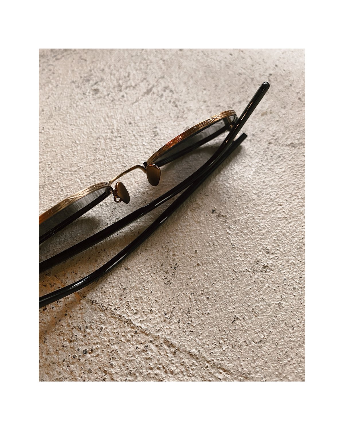 A.D.S.R.「MUTE」shiny black/antique gold. | goute