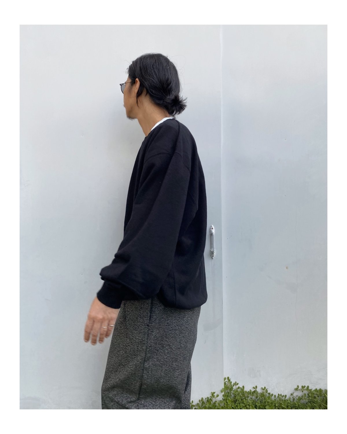 COMFORTABLE REASON「Boucle Logo Sweat」black. | g