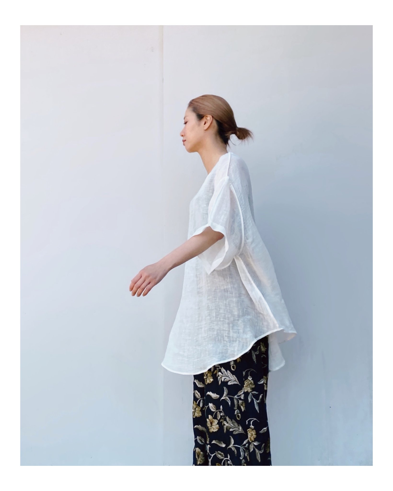 ERiKOKATORi「linen gawze T-shirt」white. | gouter