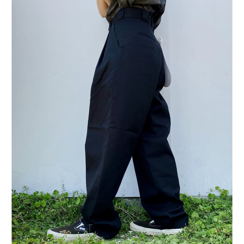 HOLIDAY「DICKIES 2TUCK PANTS」black. | gouter le