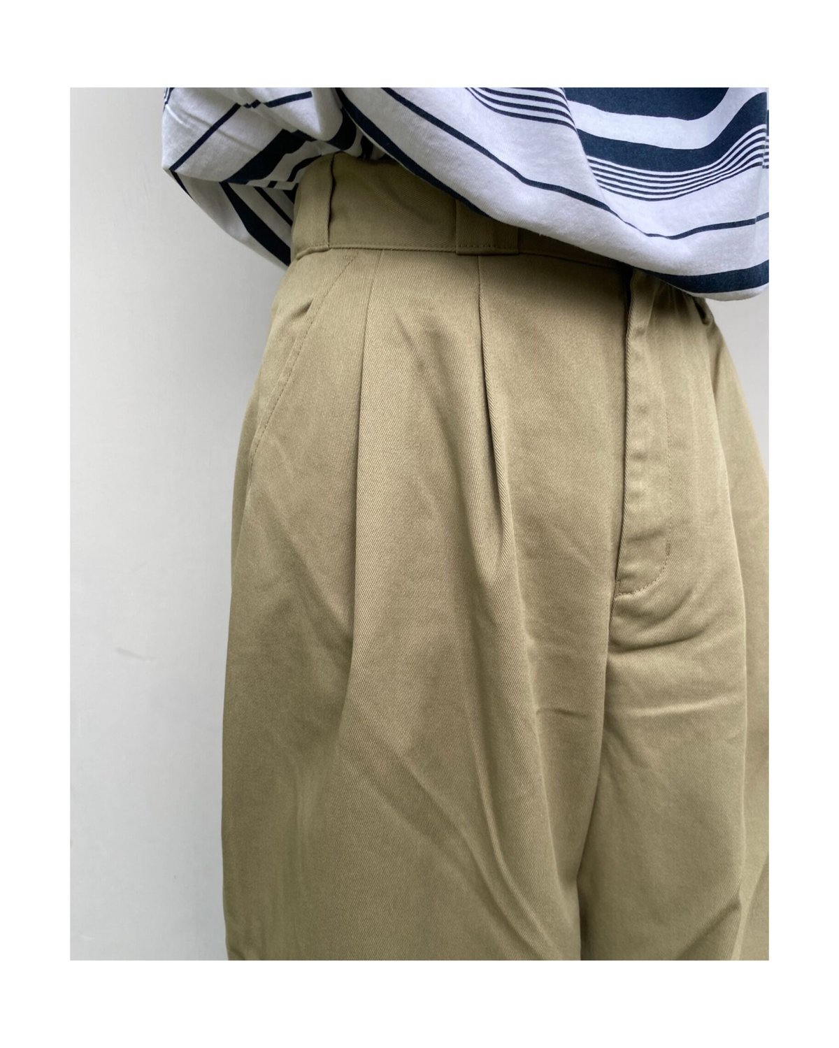 HOLIDAY「DICKIES 2TUCK PANTS 」beige. | gouter le