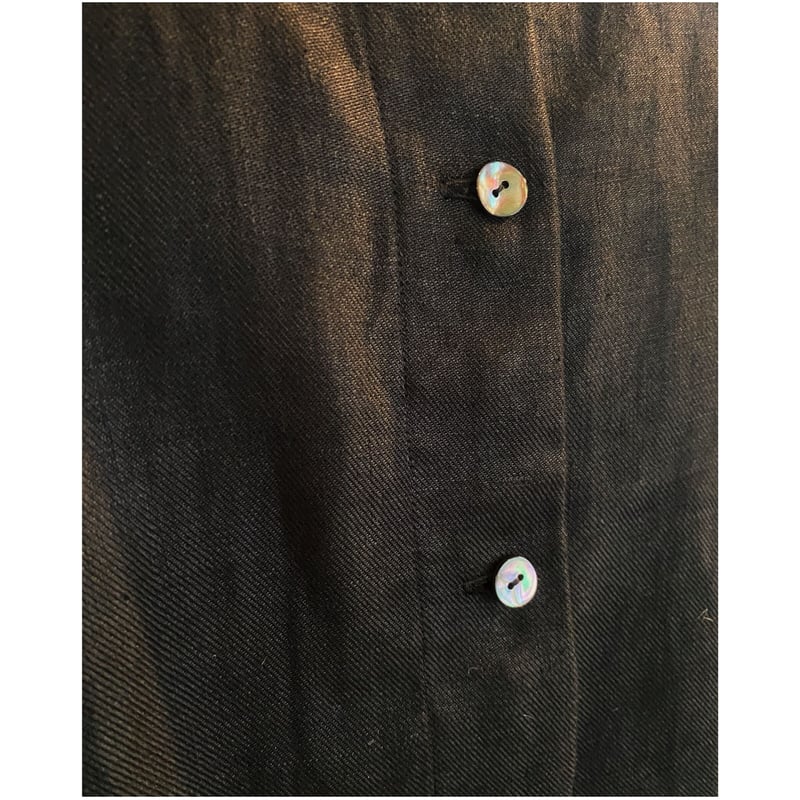 ERiKO KATORi 「linen puff sleeve blouse」black. |