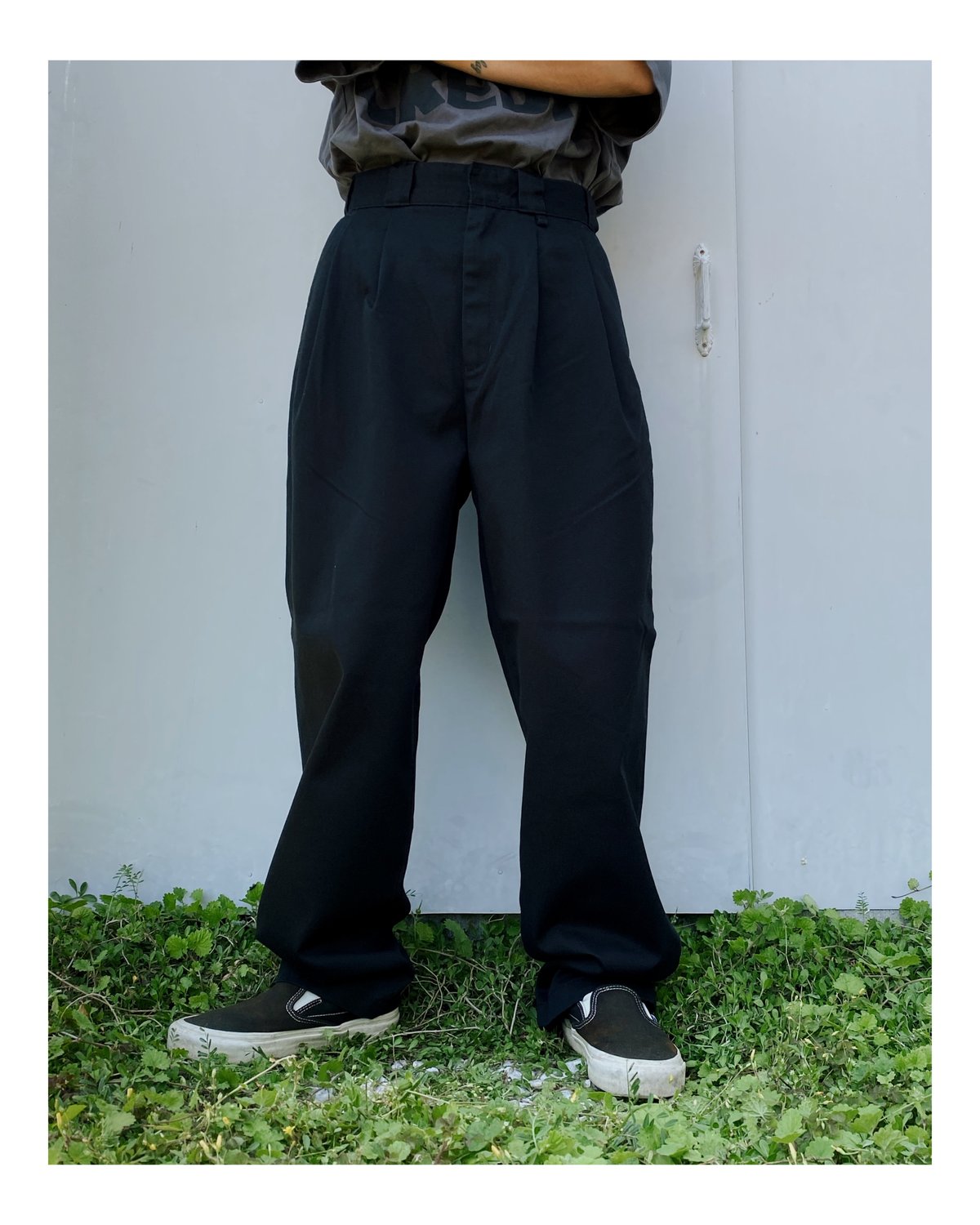 パンツ HOLIDAY DICKIES 2TUCK PANTS HOLIDAY「DICKIES 2TUCK PANTS」gray. | gouter le c
