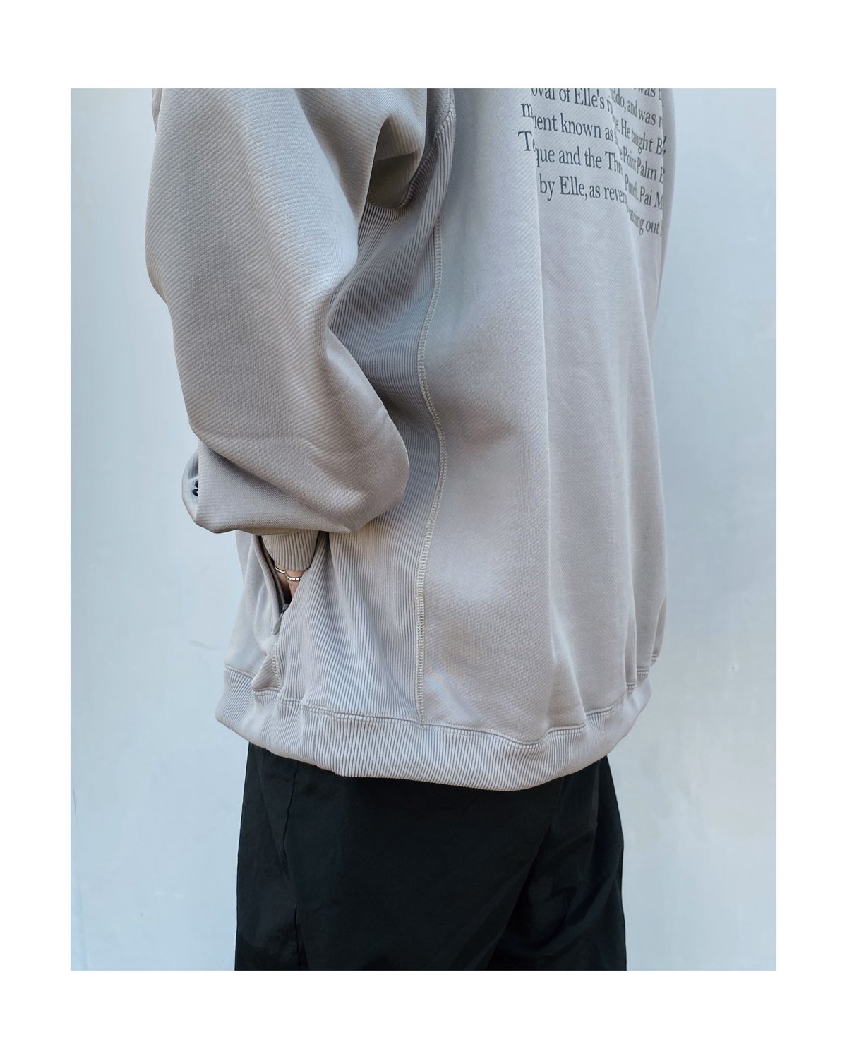 BLACK WEIRDOS「Crewneck Sweatshirt」charcoal. | g