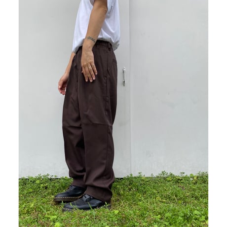 COMFORTABLE REASON「Daily Poly Slacks」brown.