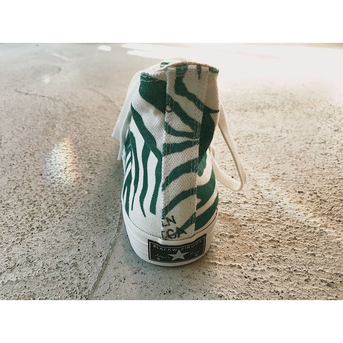 Black Weirdos 「Crazy Zebra Sneake - Hi」 | goute