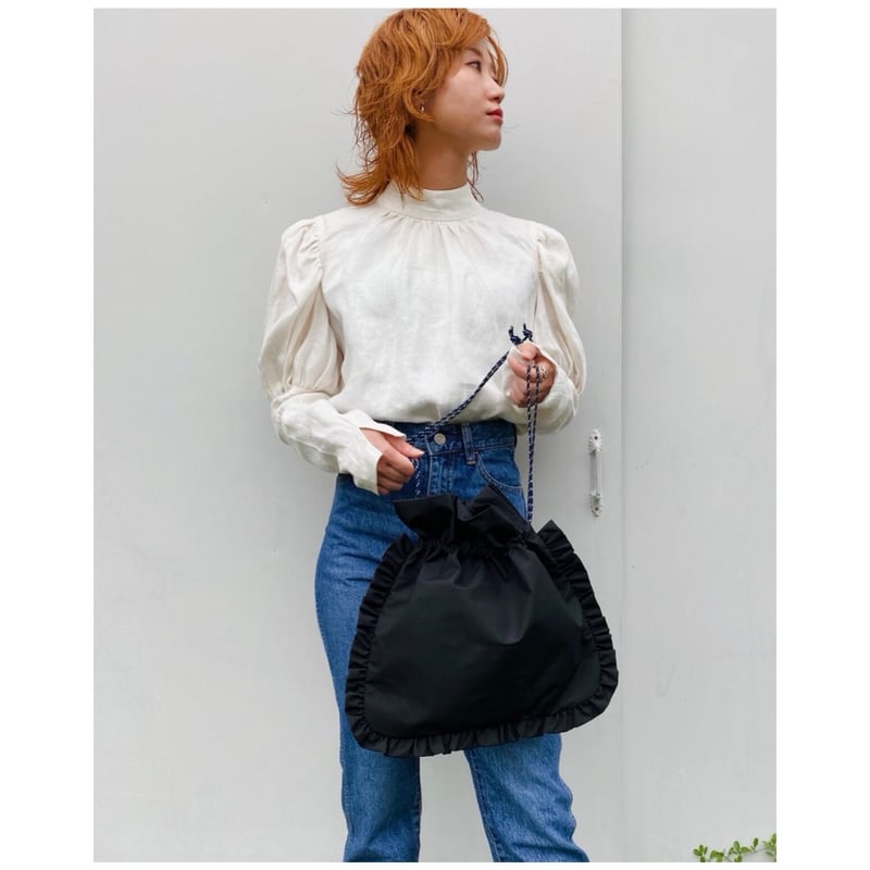 HOLIDAY「NYLON RUFFLE POCHETTE」black. | gouter l 