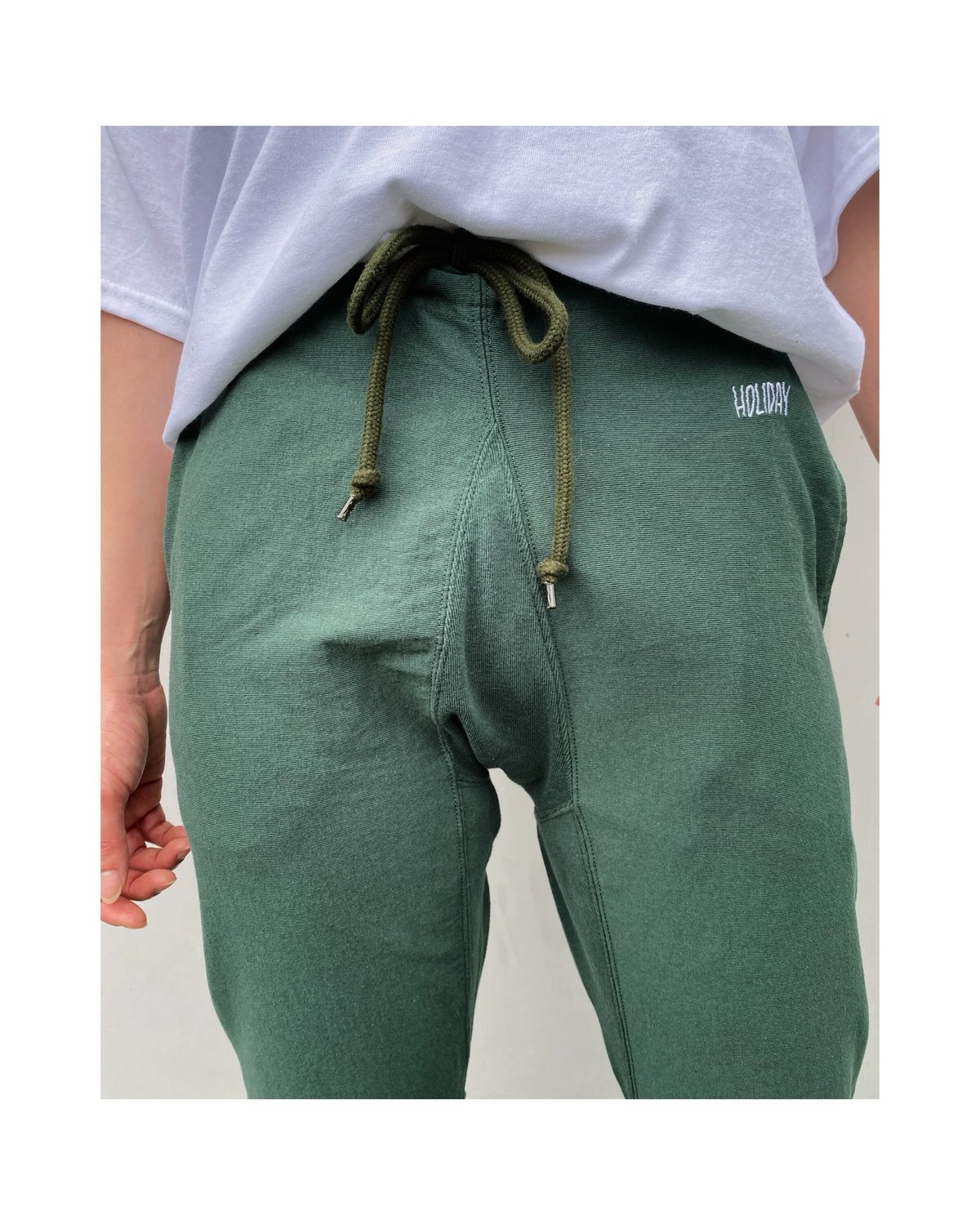 HOLIDAY「SUPER FINE DRY FLARE PANTS」green. | gou