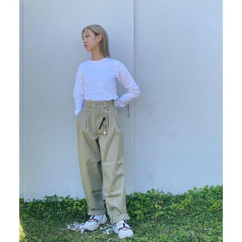 HOLIDAY「DICKIES 2TUCK PANTS 」beige. | gouter le...