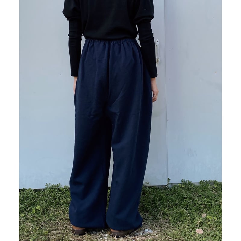 HOLIDAY「MINI SWEAT BAGGY PANTS」navy. | gouter l
