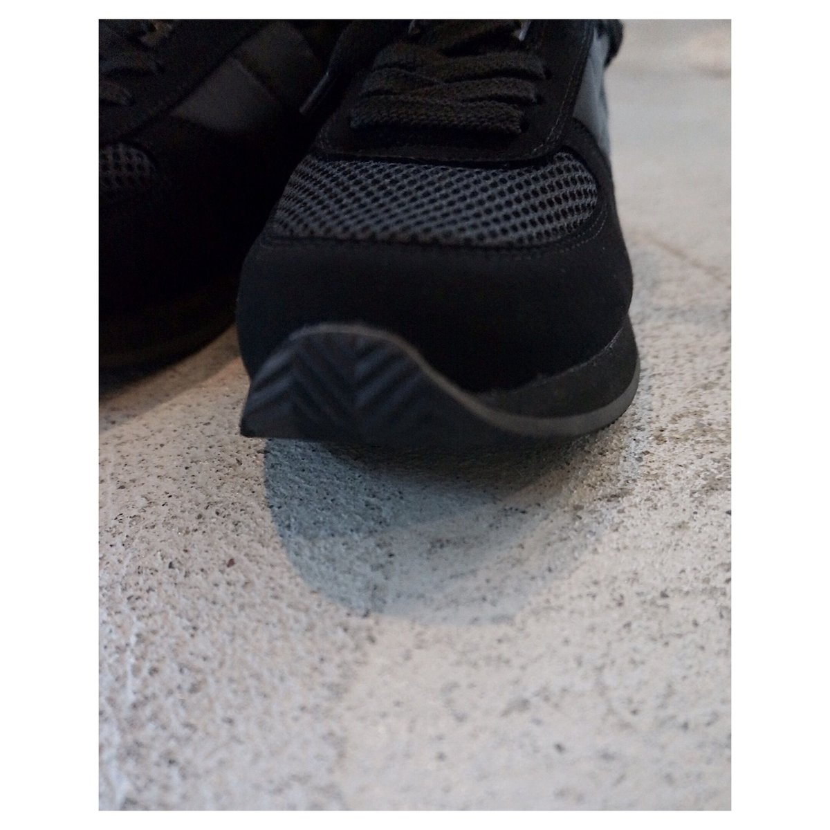 ★超希少★TOMO&CO フィンガリン　スエードスニーカー　黒 fit=scale-down,w=1200