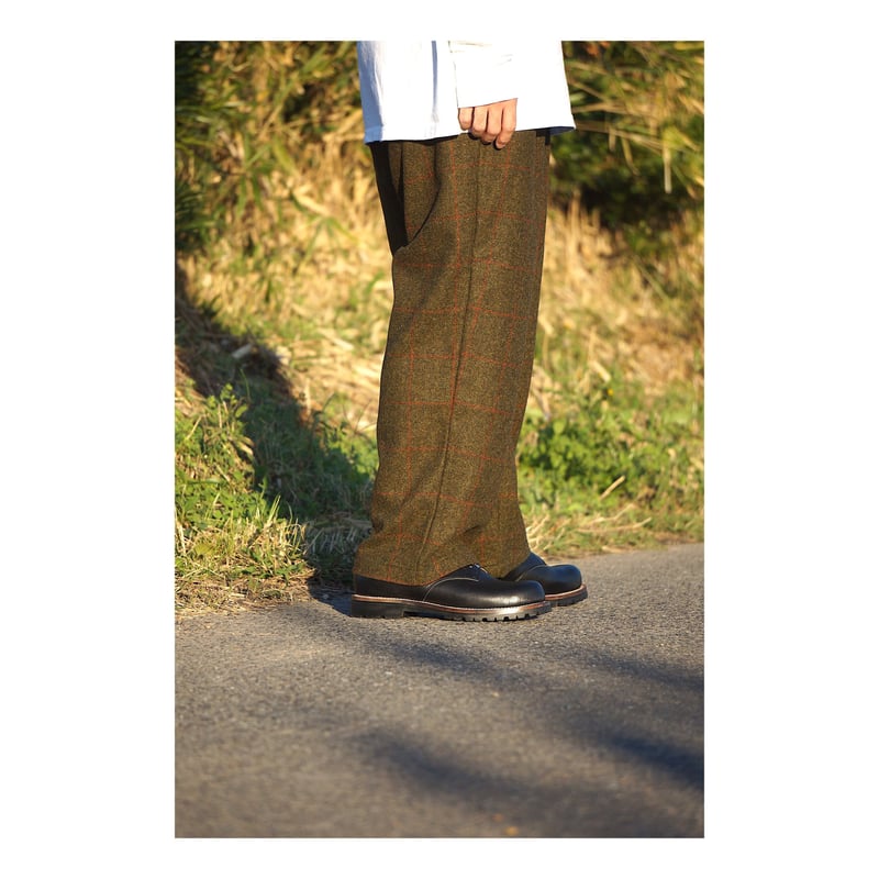 COMFORTABLE REASON「British Wool 2tacks Slacks」