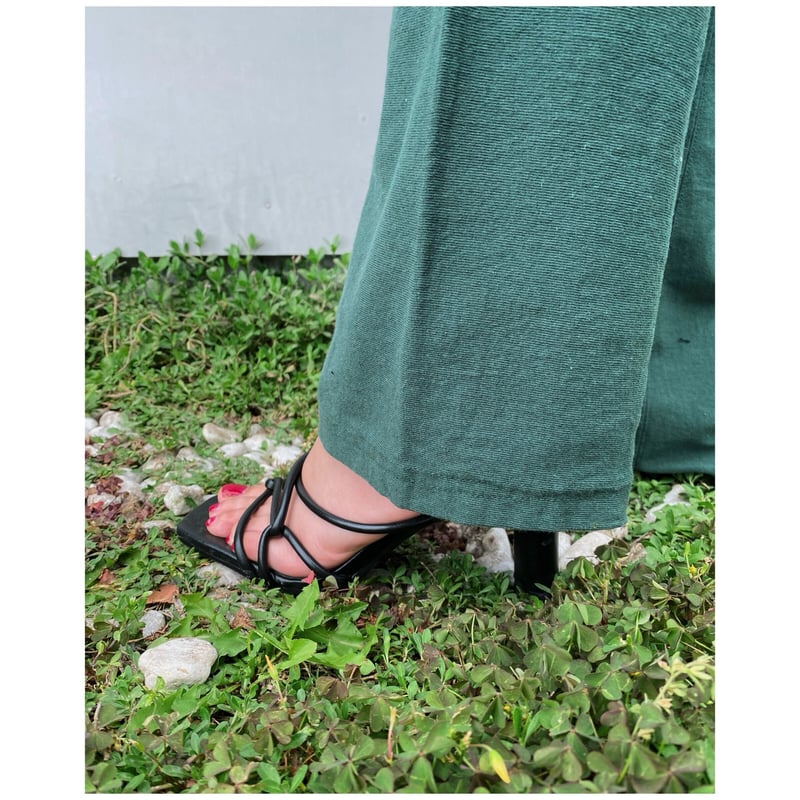 HOLIDAY「SUPER FINE DRY FLARE PANTS」green. | gou