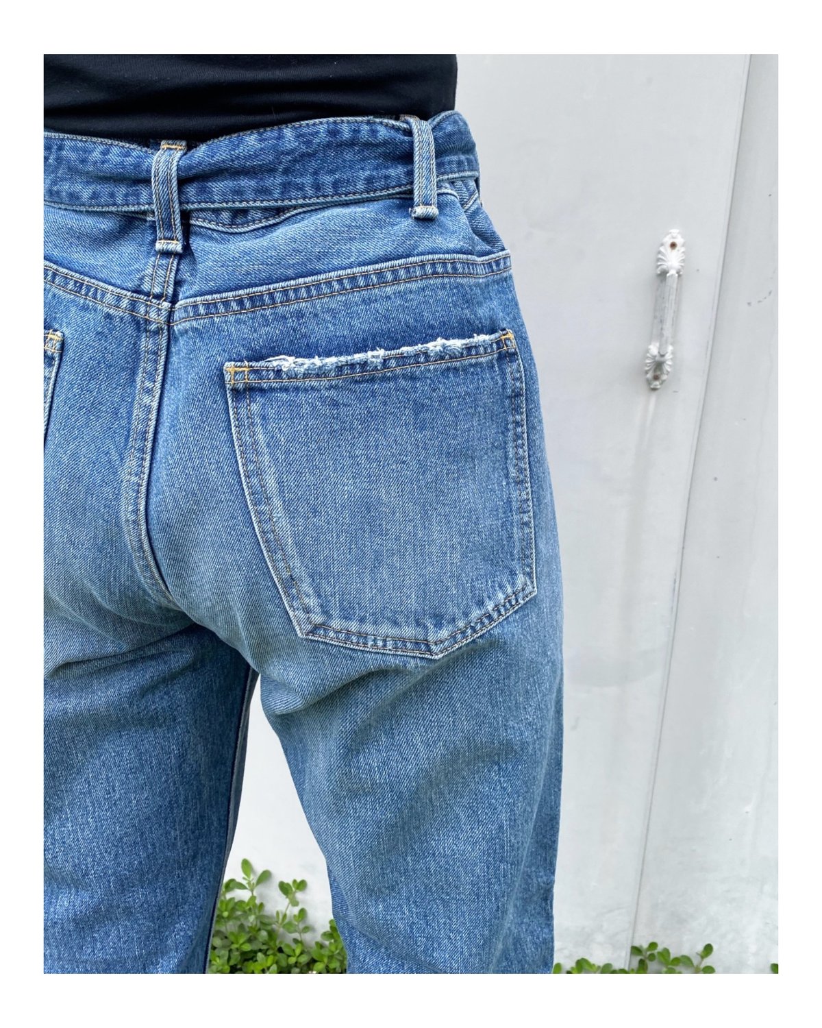 HOLIDAY「DAMAGE DENIM HIGH WAIST BELTED FLARE PA