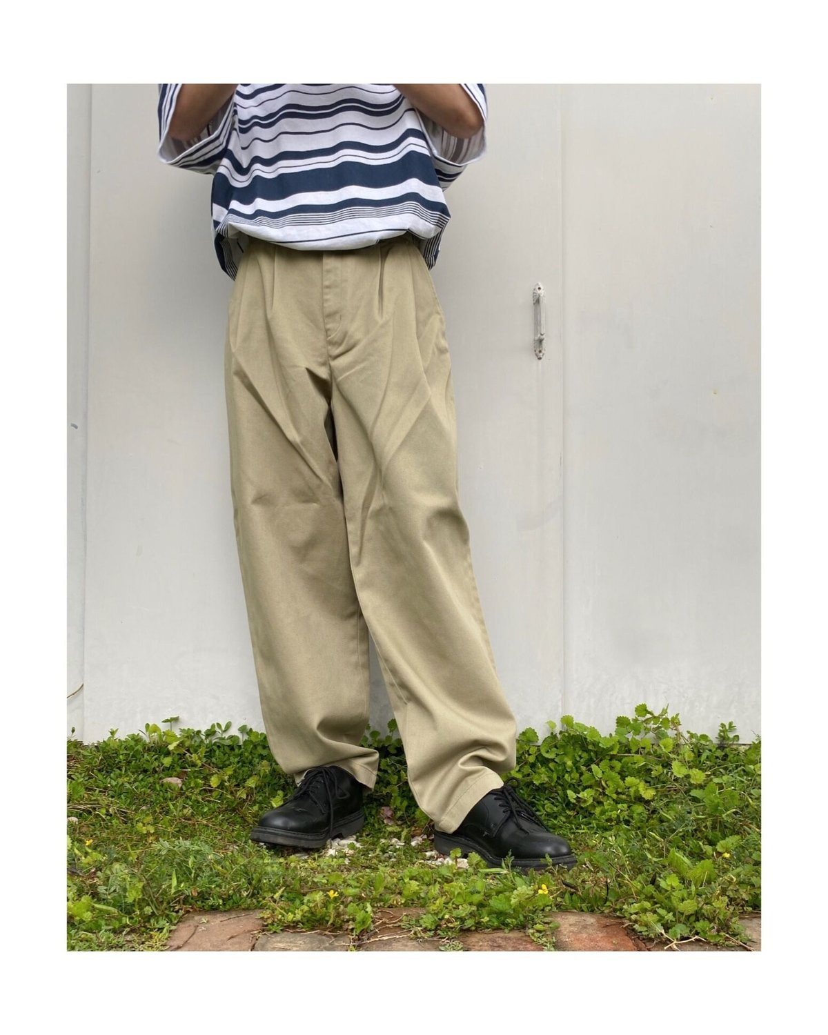 専用HOLIDAY DICKIES 2TUCK PANTS ベージュ　ホリデイ 専用HOLIDAY DICKIES 2TUCK PANTS ベージュ ホリデイ HOLIDAY ホリデー