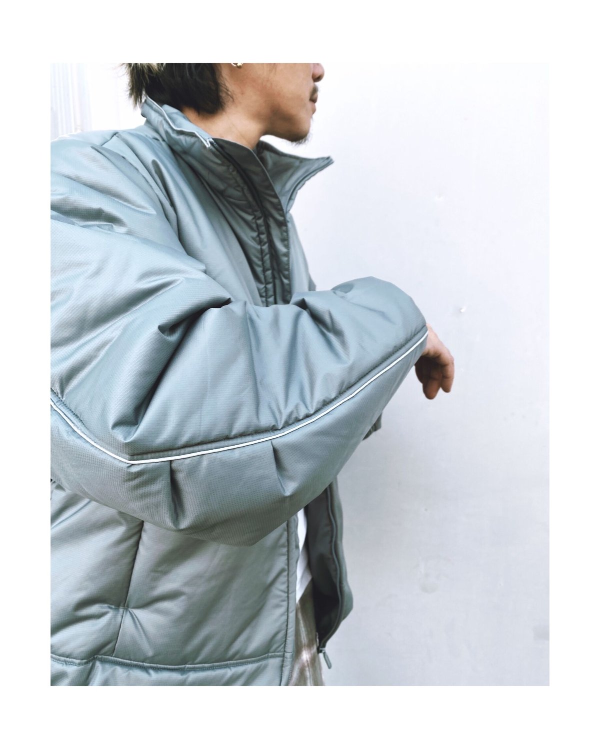 comfortable reason「Minimal Puff Jacket」c/blue.
