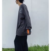 BLACK WEIRDOS「CREDIT Tee 」charcoal. | gouter le