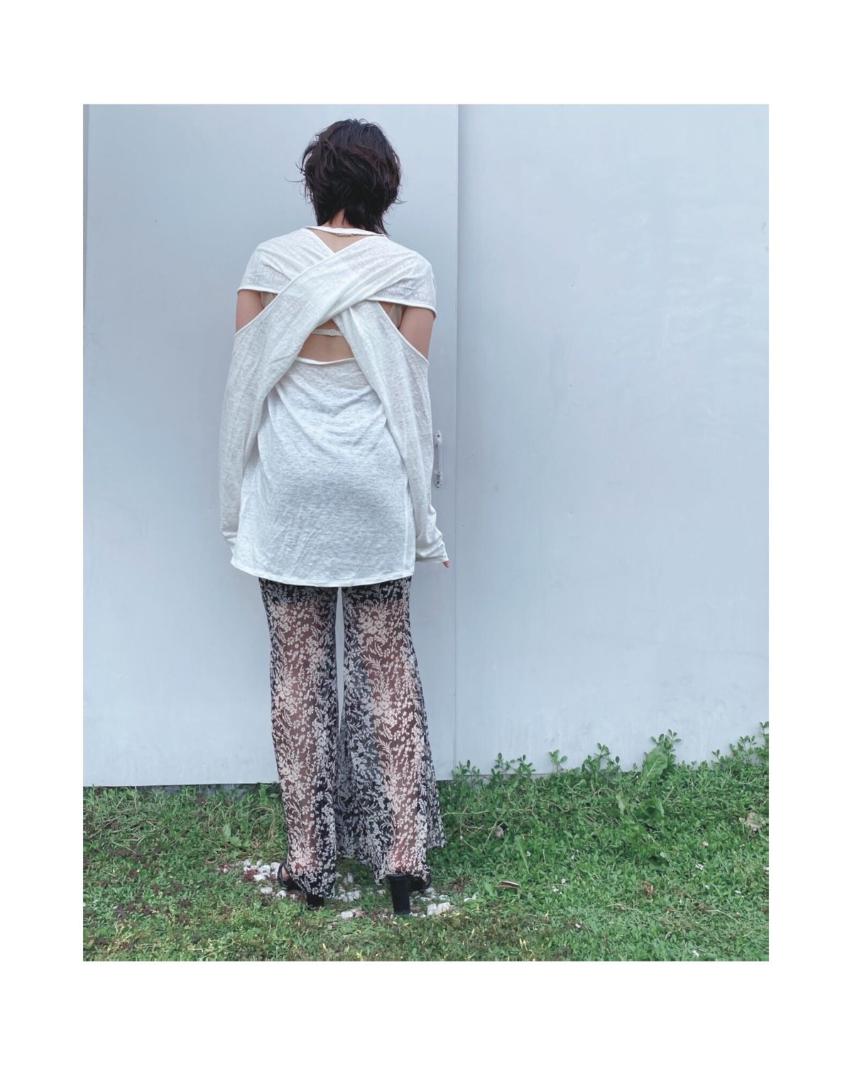 ERiKOKATORi「backless linen T-shirts」WHT. | gout