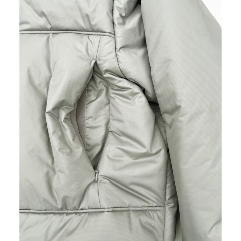 ジャケット・アウター COMFORTABLE REASON MINIMAL PUFF JACKET comfortable reason「Minimal Puff Jacket」grey. |