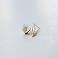 吉田史　OLD TO NEW　ピアス　すずらん　1輪　片耳