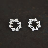 吉田史　OLD TO NEW　ピアス　ちいさな花の輪 　SV