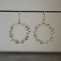 吉田史　OLD TO NEW　ピアス　花の輪　コンビ　葉 SV ／ 花 YG
