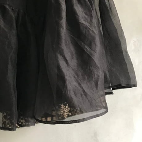BUNON(ブノン) Khadi Silk Organdy&Embroidery Skirt  シルクオーガンジー+シルクカディ 2重仕立てスカート / ブラック