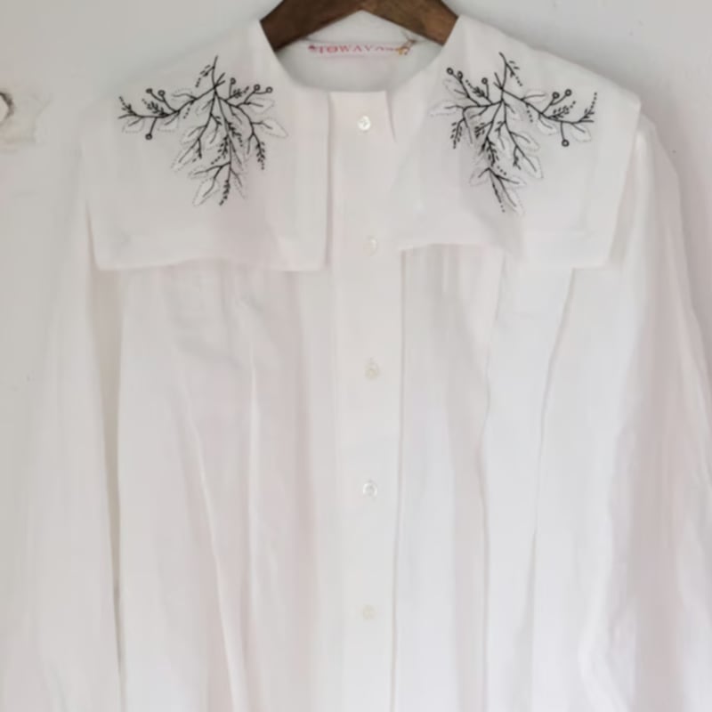 TOWAVASE(トワヴァーズ)Applique-blouse アップリケ刺繍 TOWAVASE(トワヴァーズ)Applique-blouse アップリケ刺繍