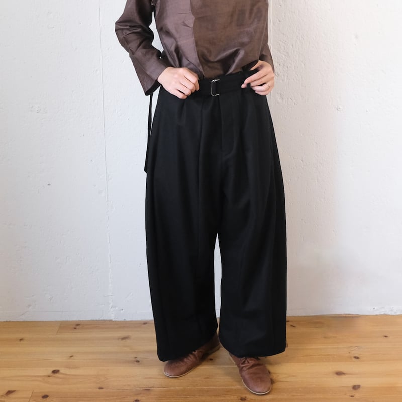 NATIVE VILLAGE (ネイティブヴィレッジ) 露：dew ダーツパンツ | Le N 