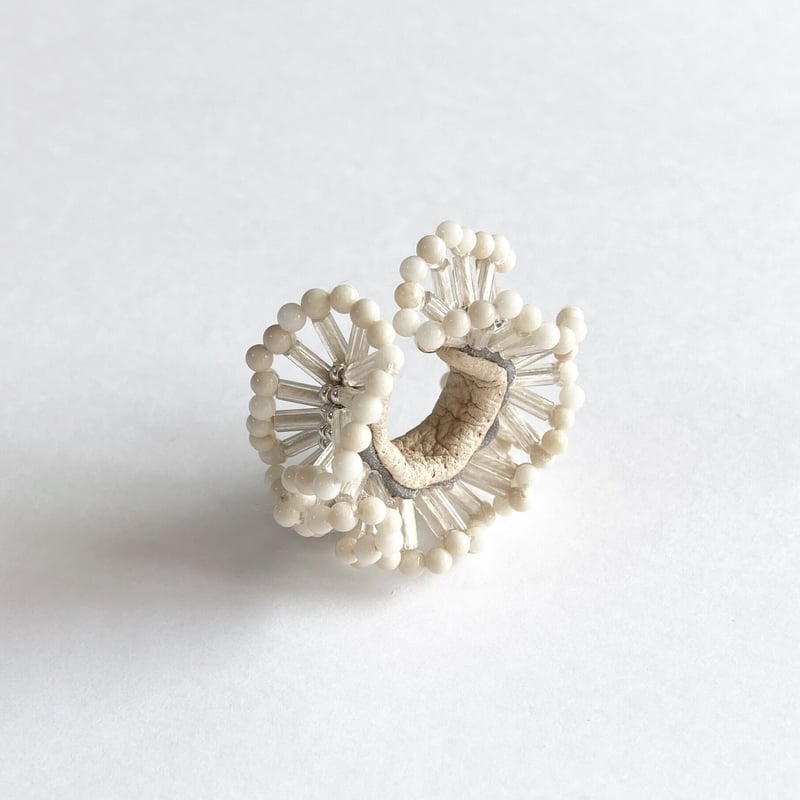 取り寄せのみ] tamas（タマス）イヤーカフ「追随/White」 片耳仕様 