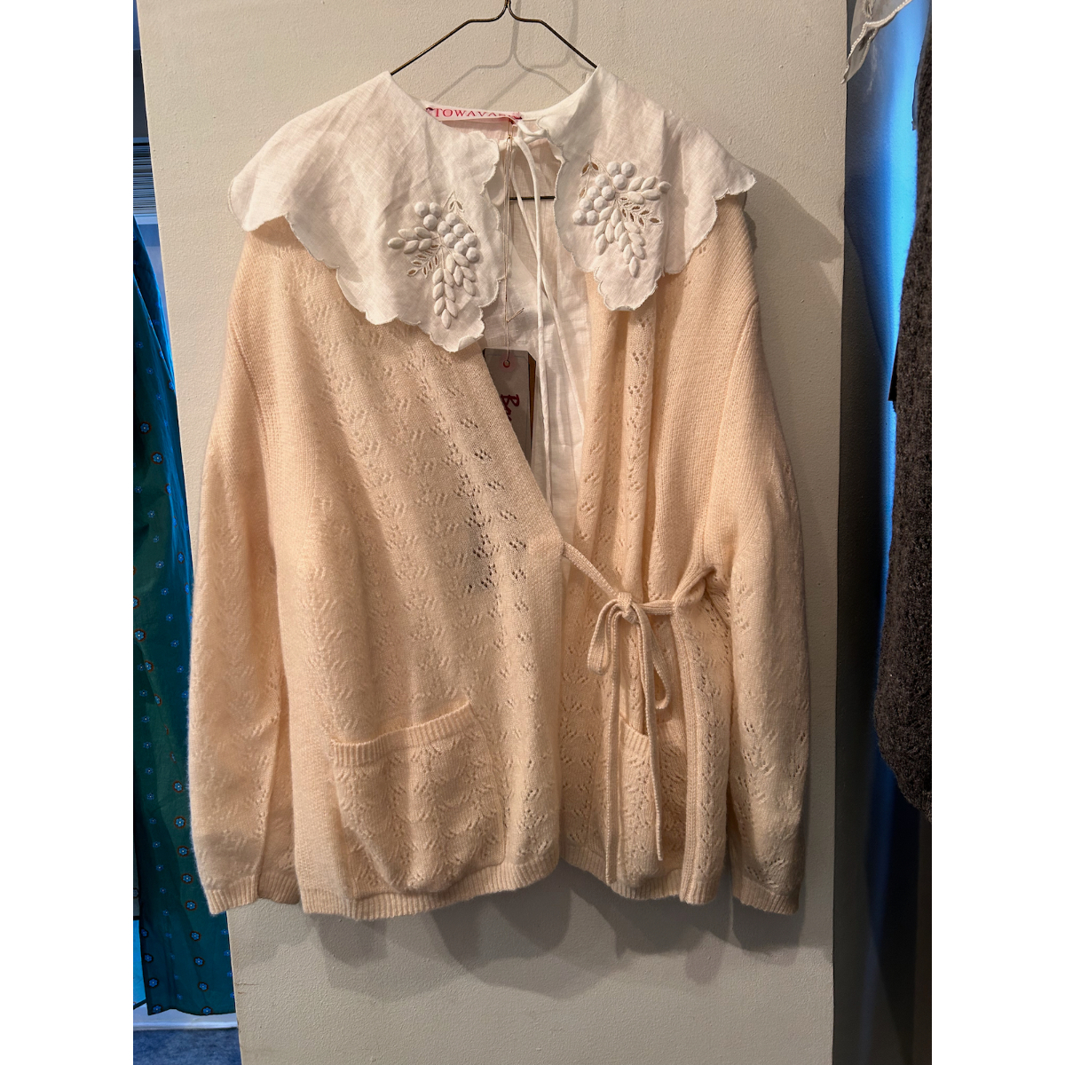TOWAVASE(トワヴァーズ)Panier1p-cardigan/collar カシミヤ 付 TOWAVASE(トワヴァーズ)Panier1p-cardigan/collar カシミヤ 付