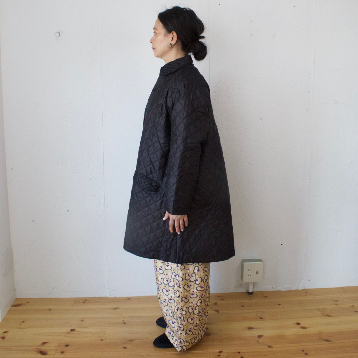 BUNON（ブノン）embroidery A-Line coat 刺繍＋キルティングコート BN9001 (col.ブラック）