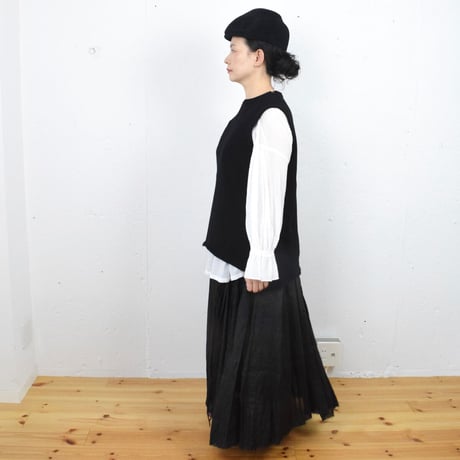suzuki takayuki(スズキタカユキ) knitted vest カシミヤシルク ニットベスト（黒 / 生成り）