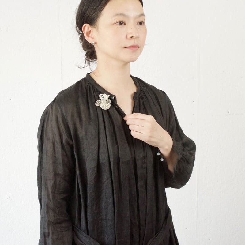 tamas(タマス)ブローチ「こんばんは / small 」 | Le Nid de Lili tamas(タマス)ブローチ「こんばんは / small 」 | Le Nid de Lili