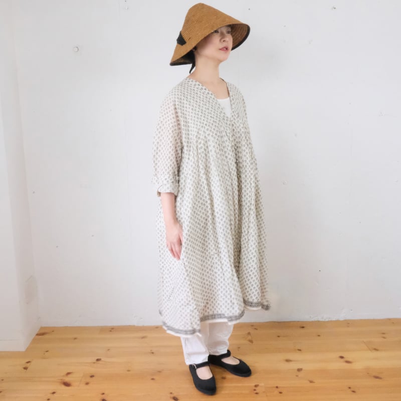 maison de soil（メゾンドソイル）小花ブロックプリント ピンタック  