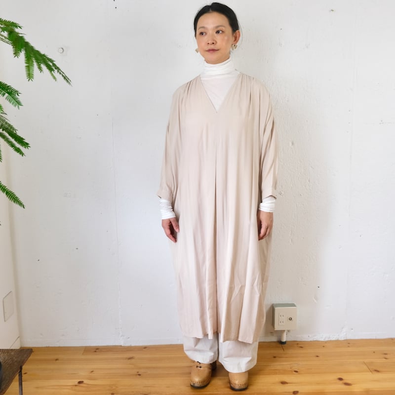 suzuki takayuki (スズキタカユキ)v-neck dress レーヨンシルク V 