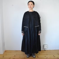 BUNON(ブノン) Embroidery cape シルクオーガンジー+手刺繍 ケープ / ブラック
