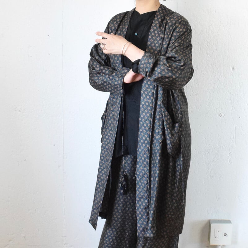 TOWAVASE(トワヴァーズ）Leo Robe 更紗プリント ローブ / black | L