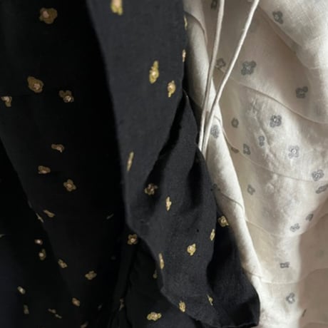 BUNON(ブノン) EMBROIDERY FRAP PANTS 手織りリネン+zari刺繍 ウエストフリルパンツ