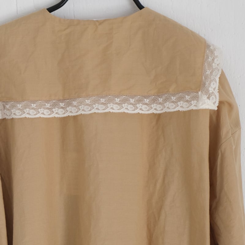 TOWAVASE(トワヴァーズ)Leavers blouse コットンリネン TOWAVASE(トワヴァーズ)Leavers blouse コットンリネン