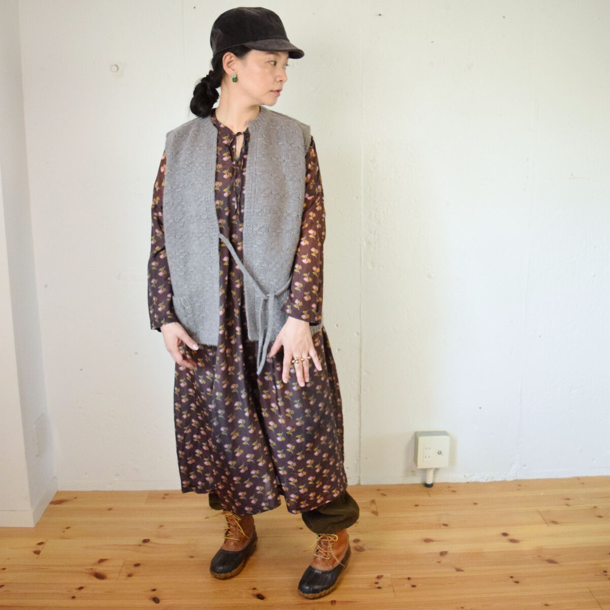 限定価格！TOWAVASE 　ニット　パニエ　カーディガン　ベスト　カシミヤ TOWAVASE ニット パニエ カーディガン ベスト カシミヤ カシミア